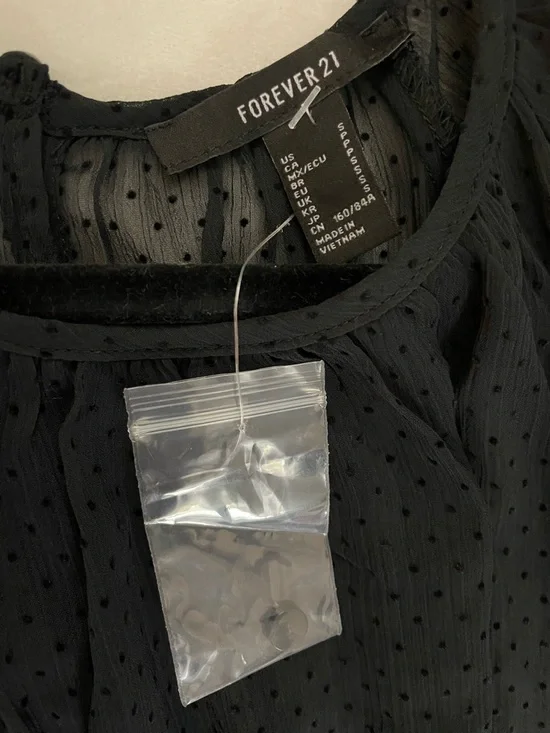 Forever 21 NWT Classic Black Long Sheer Sleeve Short Dress Size S - Picture 3 of 7